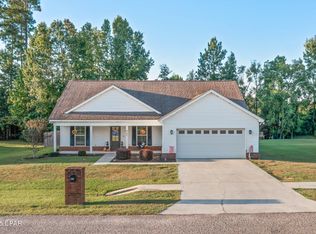 957 Haywood Dr, Chipley, FL 32428