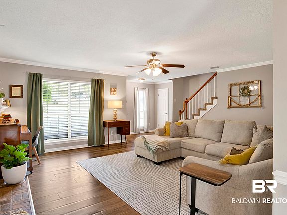 5th image of 107 Boosketuh Cir