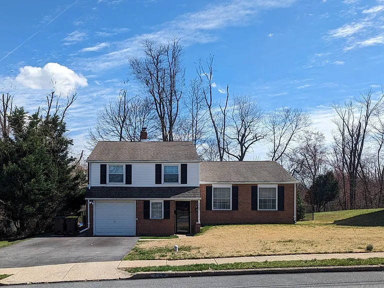229 Jasper Rd — Photo 1
