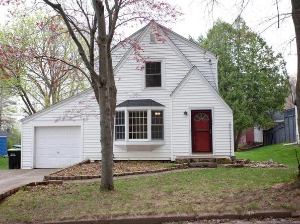 716 15th St SE, Menomonie, WI 54751