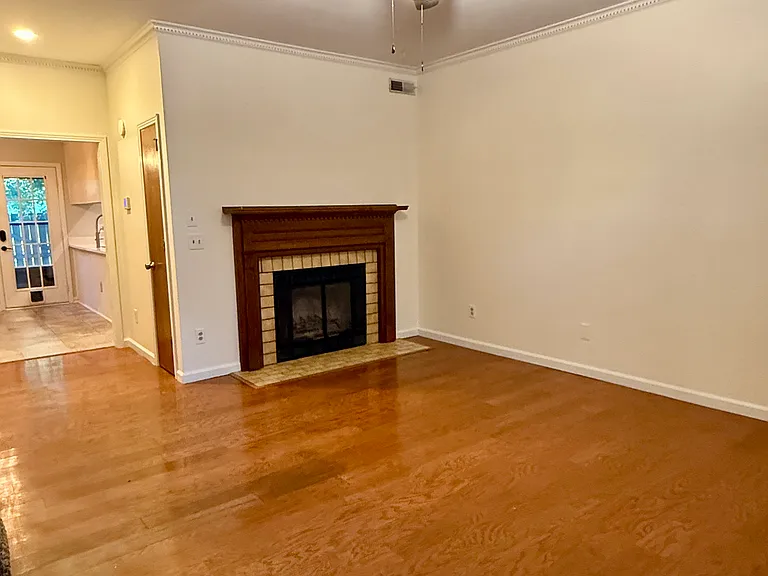 119 Lakebrink Dr — Photo 5