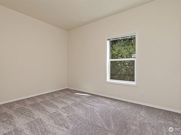 3rd image of 17401 Heather Lane SE