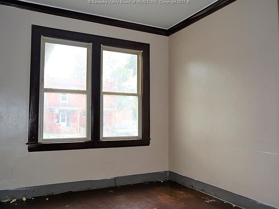 4th image of 111 Maryland Ave