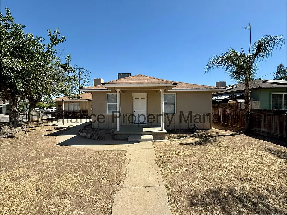 3703 Eucalyptus Dr