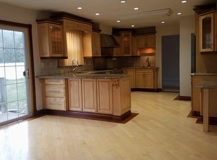 83 Sweet Briar Dr, Clark, NJ 07066