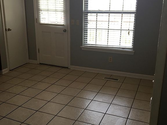 3rd image of 4722 Tessie Ln