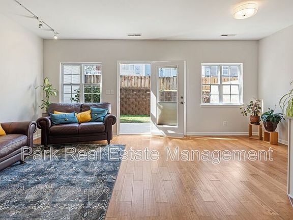 5th image of 285 Plaza Dr Unit B