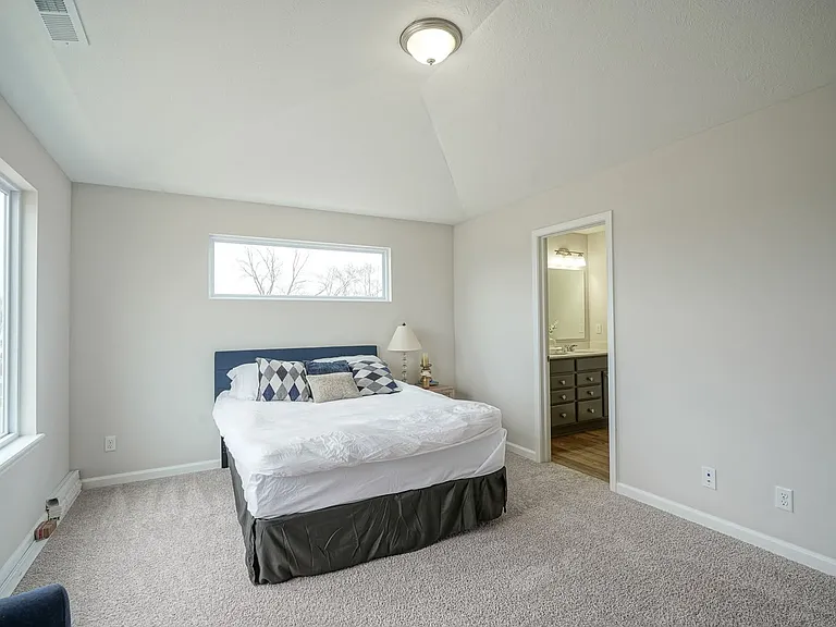 2901 W New York St — Photo 3