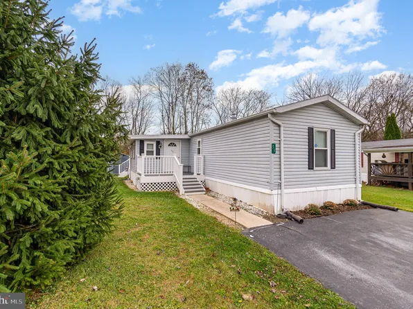 56 Monarch Dr, Carlisle, PA 17015