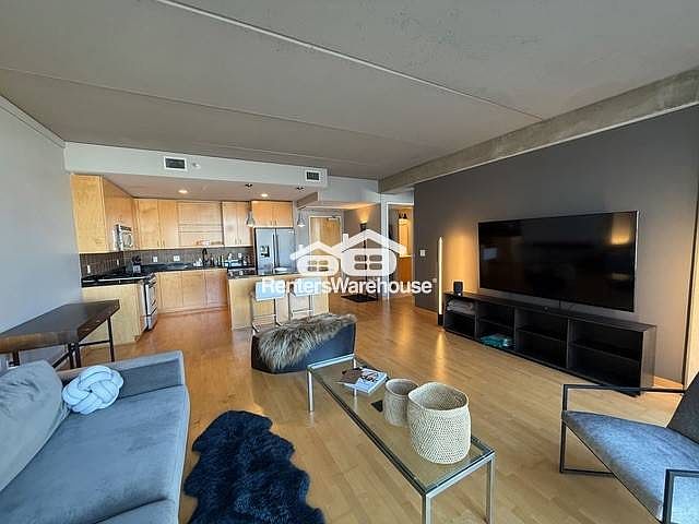 1st image of 45 University Ave SE Unit 405