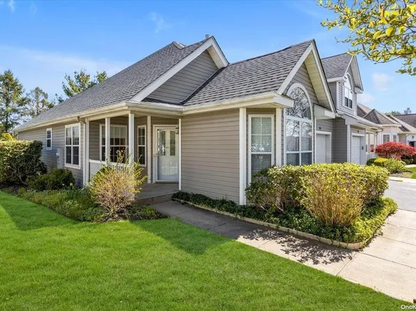 44 Goose Neck Lane #44, Riverhead, NY 11901