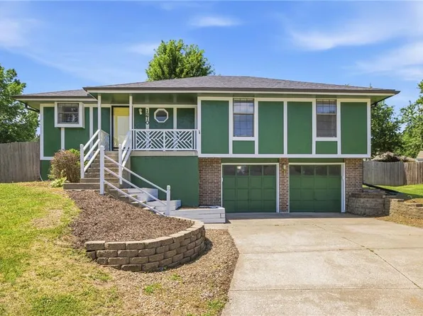 1210 NE Richardson Pl, Lees Summit, MO 64086