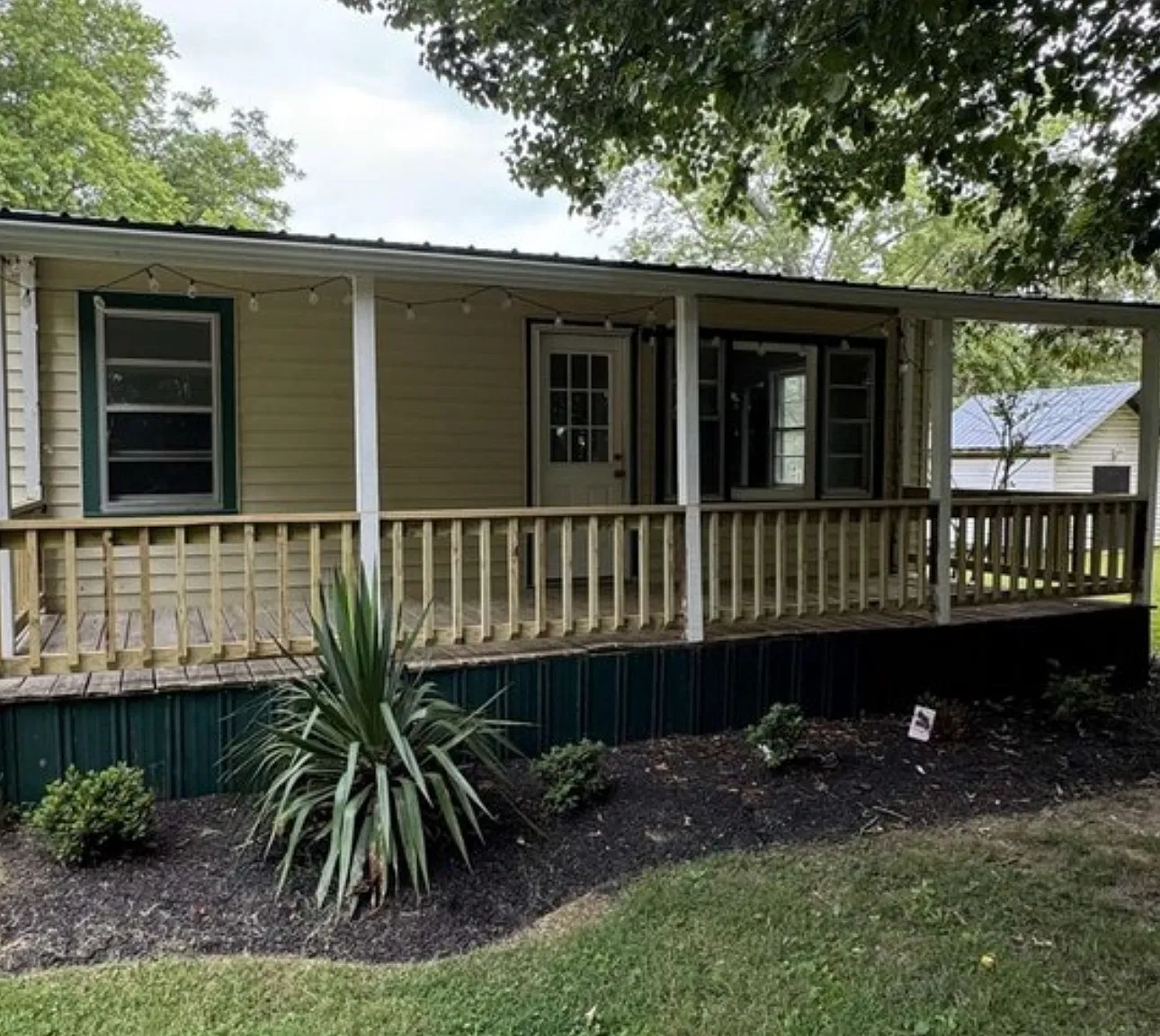 2 bed, 900 sqft, $1,100 — Photo 1