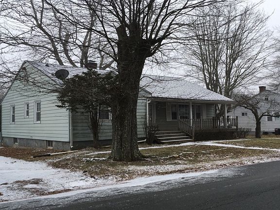 3rd image of 4 Madeline Ln