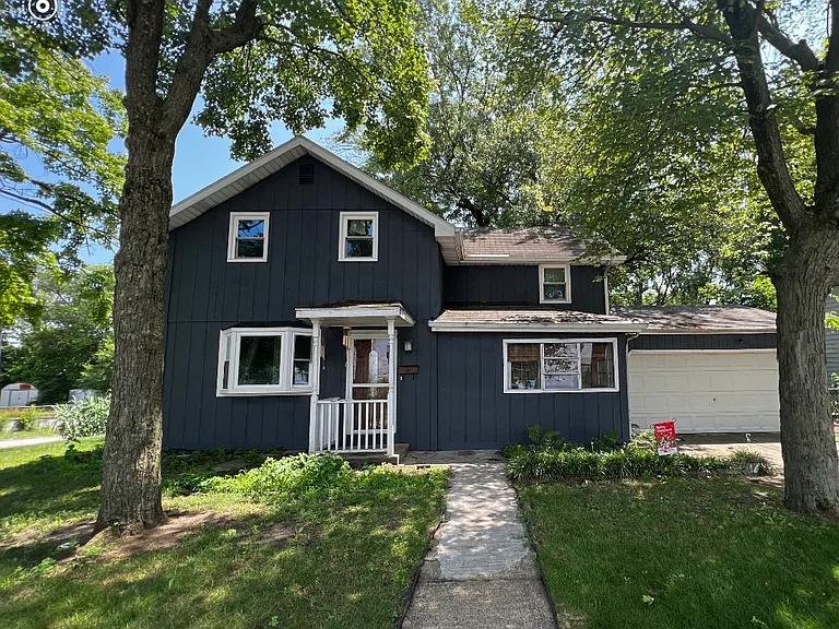 421 E Broadway St — Photo 2