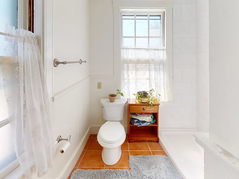 3 Campbell St #1R — Photo 3