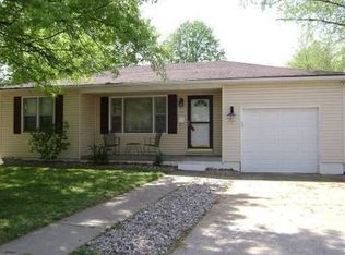 680 N 2nd St, Wood River, IL 62095