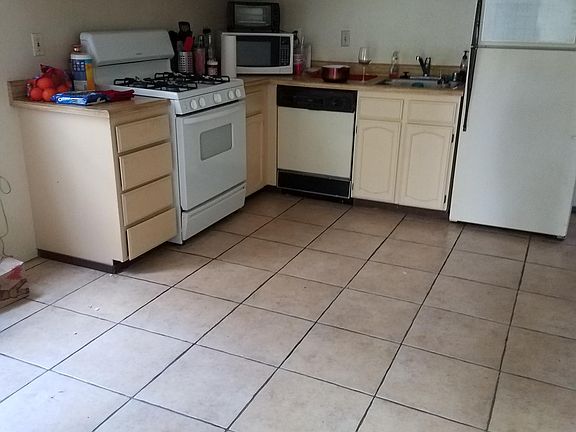 4th image of 945 E Cotati Ave