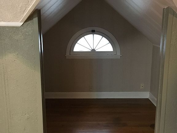 Dining nook 421 1_2