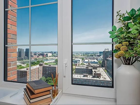5th image of 1856 Park Ave #18E