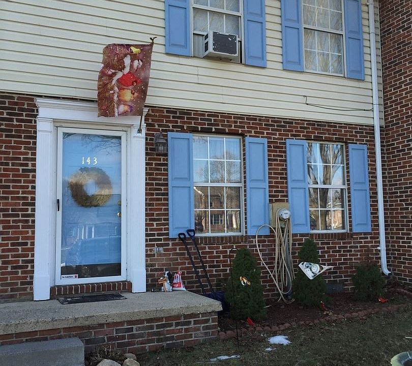 1st image of 143 Little River Dr
