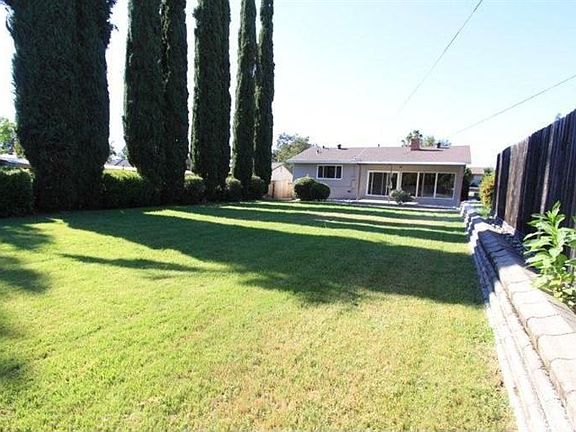 4th image of 7648 Kensington Dr