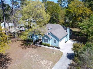 1017 Martins Point Rd, Kitty Hawk, NC 27949