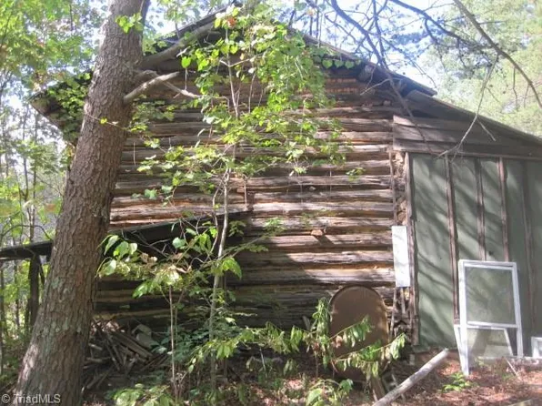 O Rock House Rd, Westfield, NC 27053