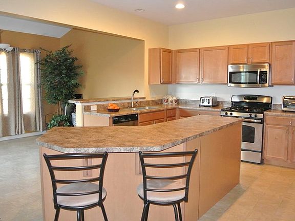 4th image of 38466 Foxglen Ave