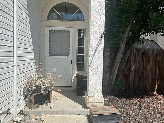2nd image of 455 Stoneybrook Ln