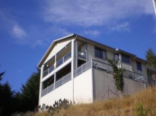 36 Shaker Rd, Whitethorn, CA 95589