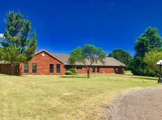 594 SW Crater Creek Rd, Cache, OK 73527