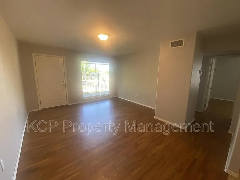 115 N Albert Pike Ave #6 — Photo 2