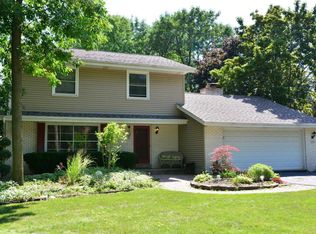 7384 N Chadwick Rd, Glendale, WI 53217