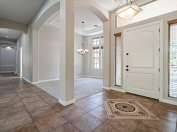 5th image of 330 E Canyon Creek Dr