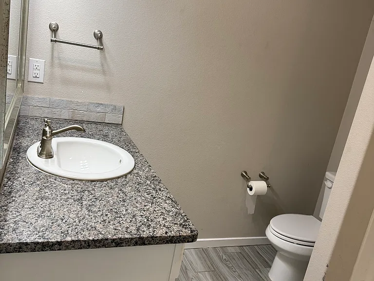 2901 Urbana Ave — Photo 15