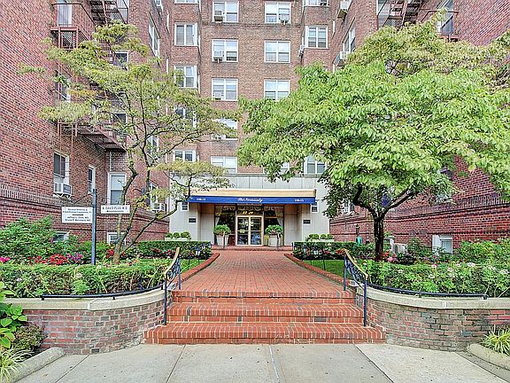 3rd image of 106-15 Queens Blvd