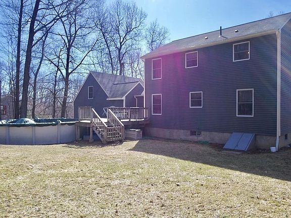 3rd image of 15 E Applewood Dr