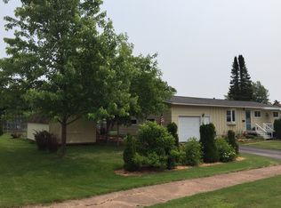 308 7th Ave E, Washburn, WI 54891