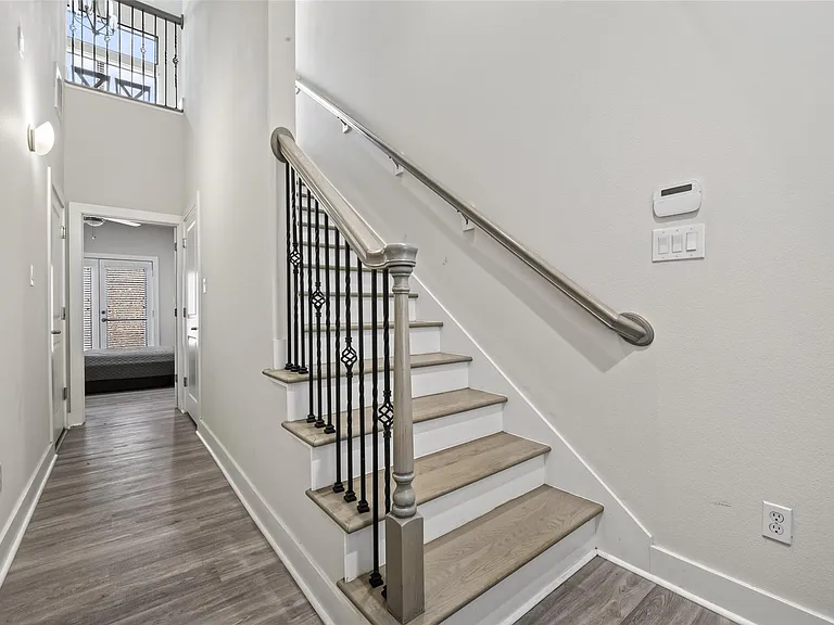 4104 Marina St — Photo 3