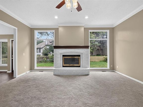4th image of 4132 SW Leeward Dr