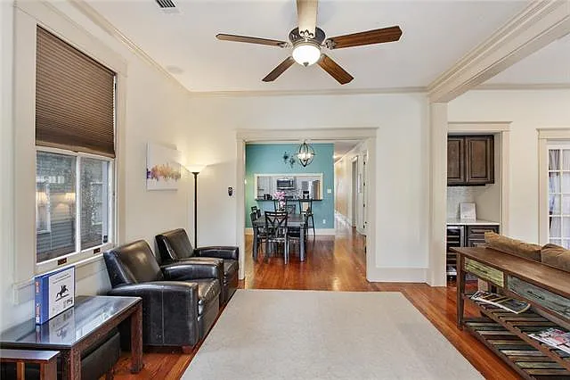 5 bed, 3.5 bath, 2800 sqft, $3,400 — Photo 2