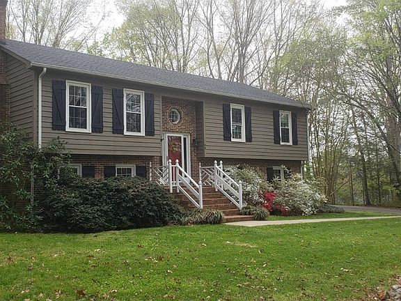 2nd image of 90 Sparrow Dr