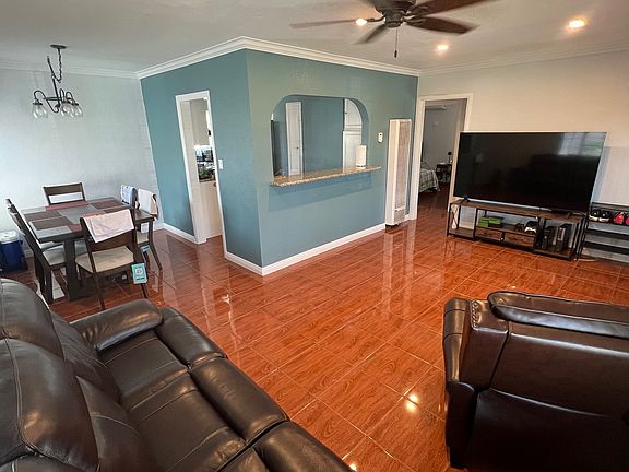 5th image of 12327 Lakewood Blvd