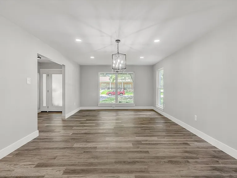 4615 Barton Ln — Photo 14