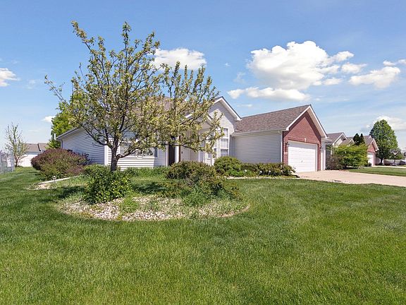 3rd image of 4433 Sandhill Dr