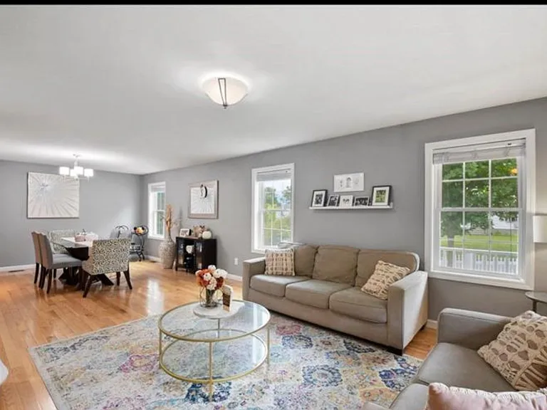 50 Pierce Ave — Photo 4
