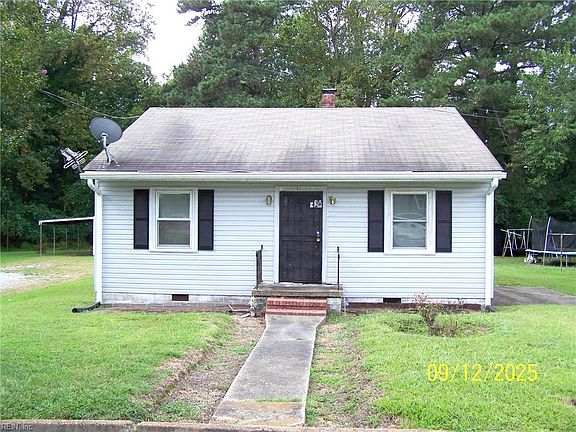4th image of 571 Laurel St
