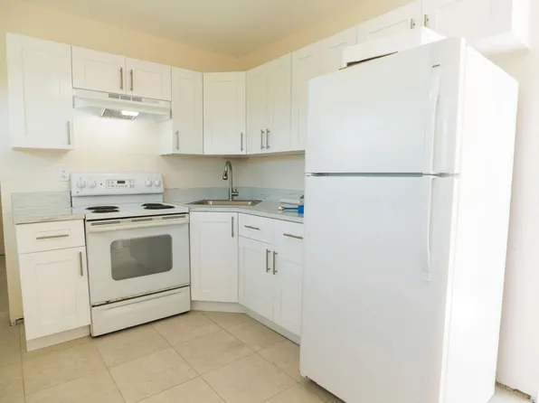 141 NW 13th Ave, Boynton Beach, FL 33435