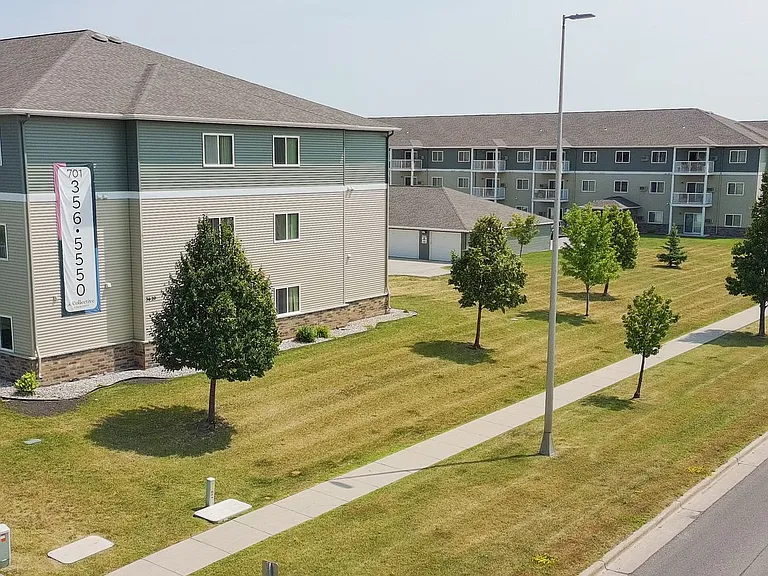 Southport Heights Apartments — Photo 13